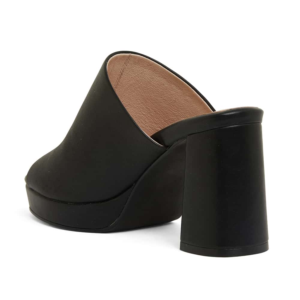 Plaza Heel in Black Leather