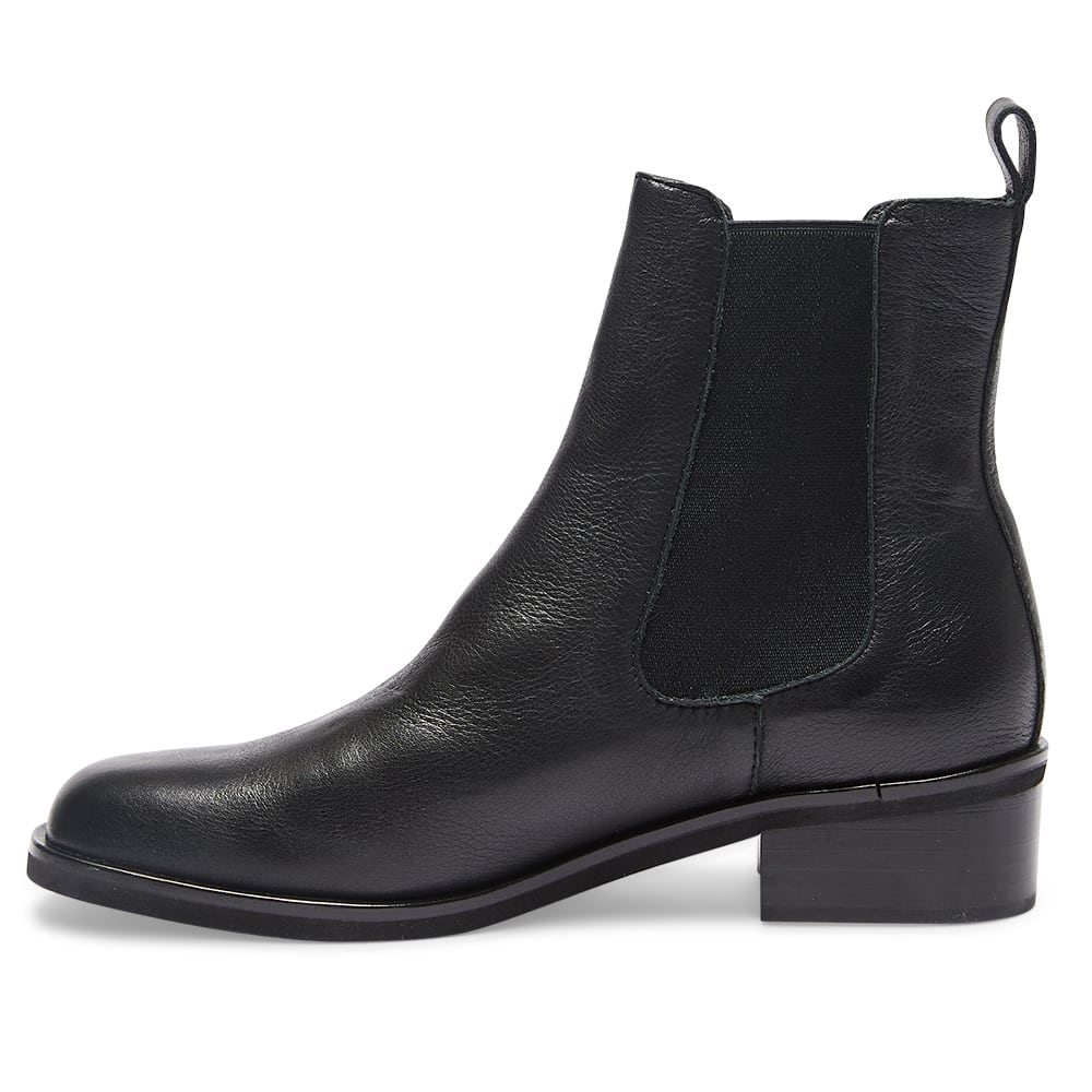 Sarah Rafferty Leather Boot Rafferty Boot in Black Leather | Jane Debster | Shoe HQ