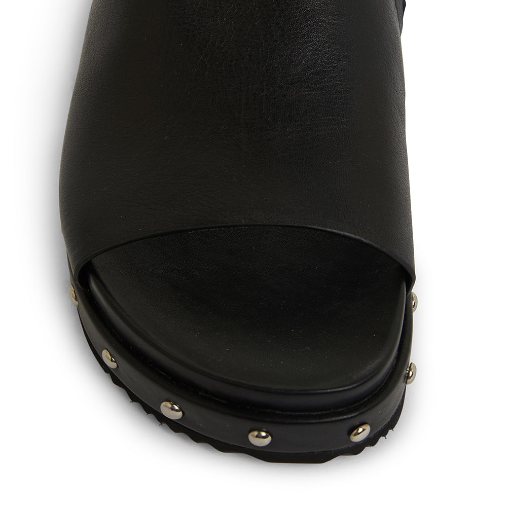 Saddle Slide in Black Leather