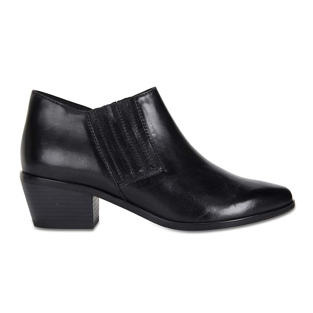 Society Boot in Black Hi Shine Leather