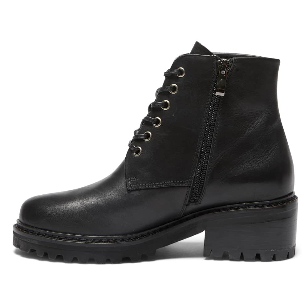 Tasman Boot in Black Leather
