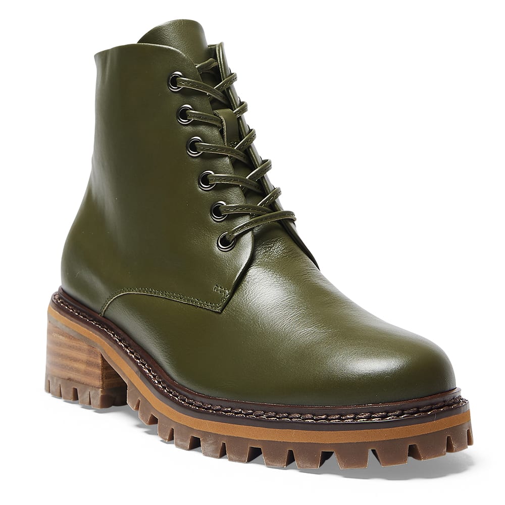 Tasman Boot in Olive Glove Leather