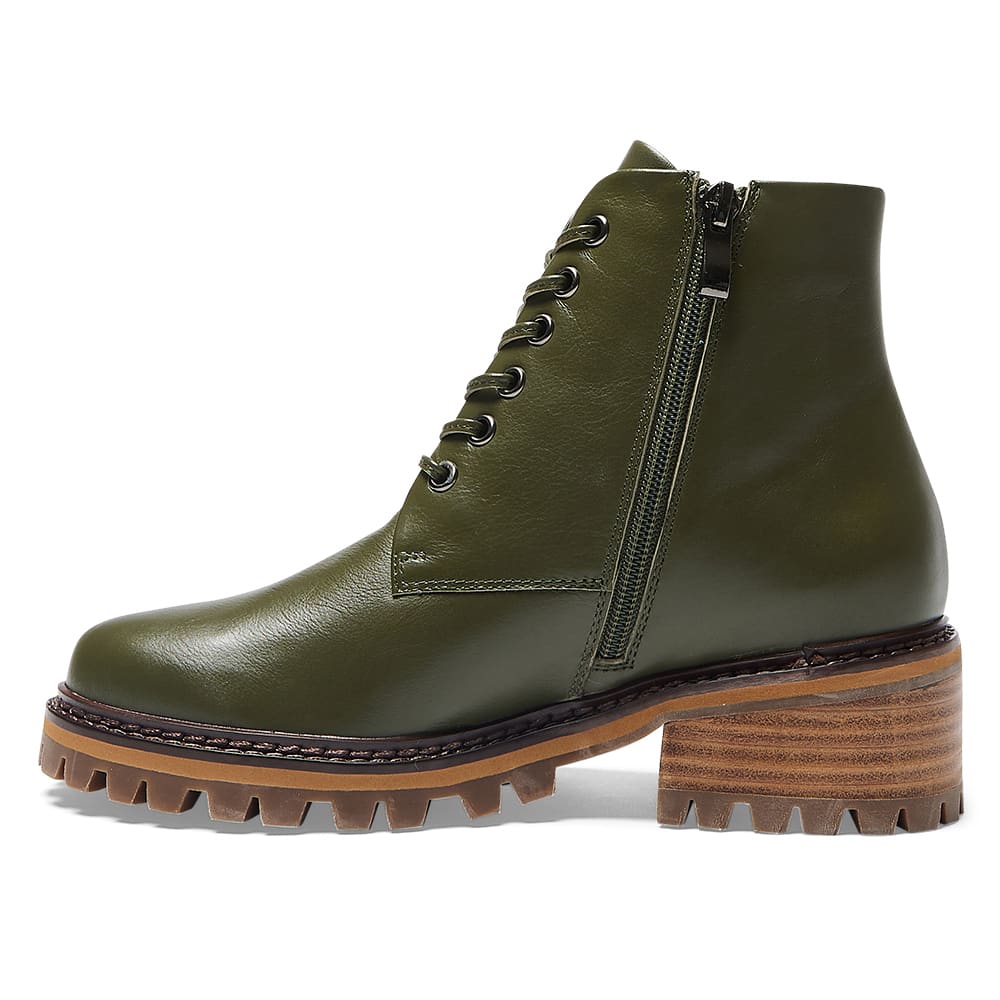 Tasman Boot in Olive Glove Leather