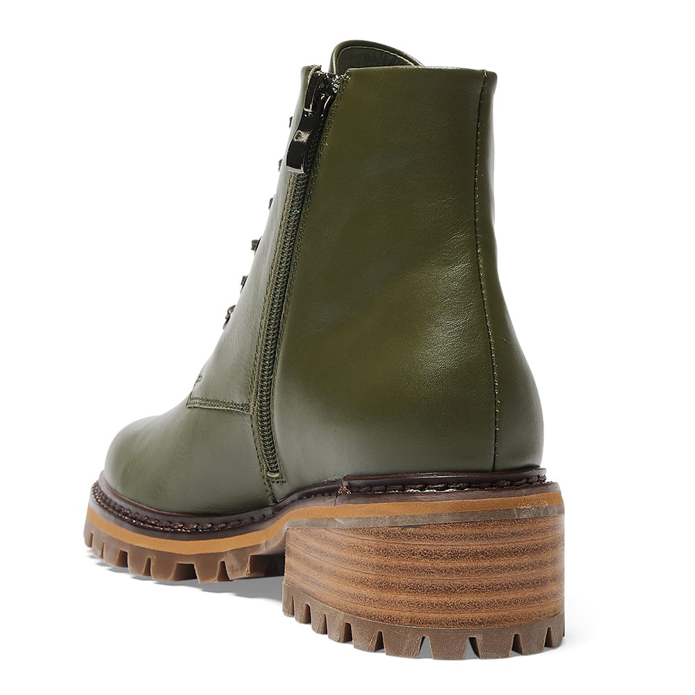 Tasman Boot in Olive Glove Leather