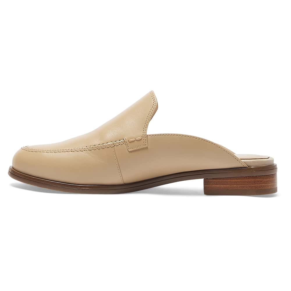West Flat in Nude Leather