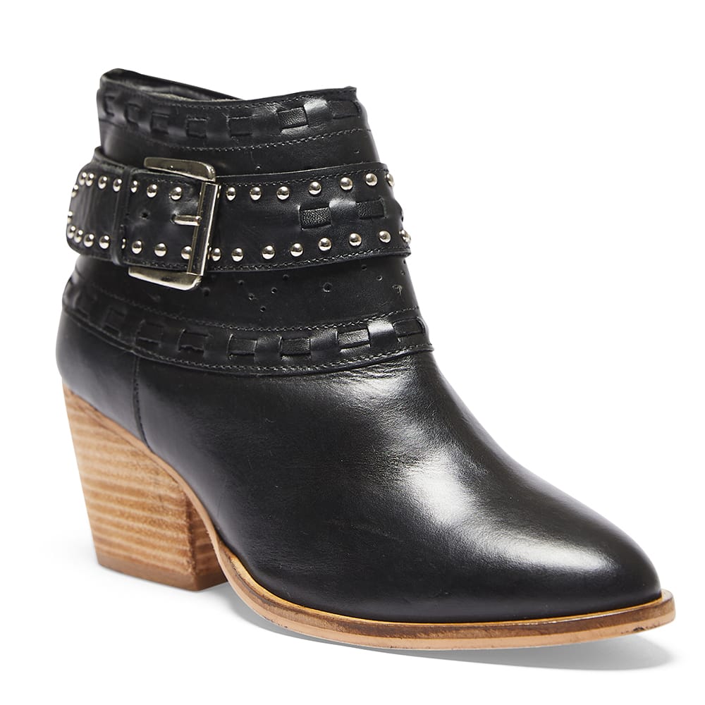 Bossy Boot in Black Leather Ravella Shoe HQ