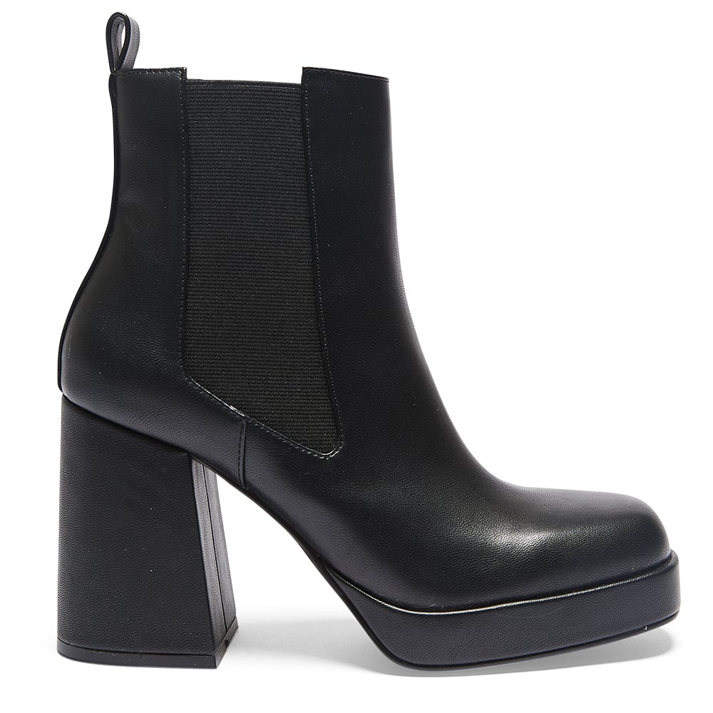 Cameo Boot in Black Smooth