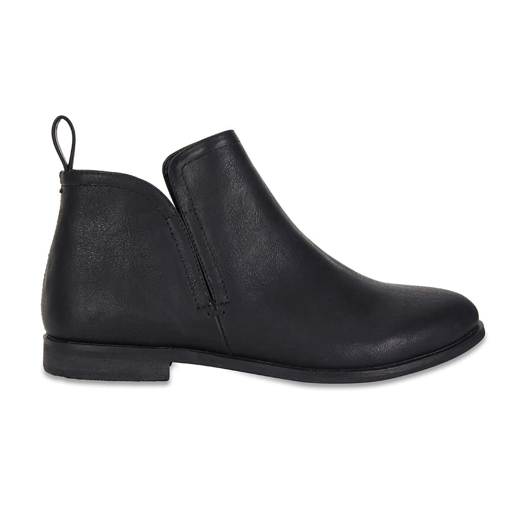 Earth Boot in Black Smooth
