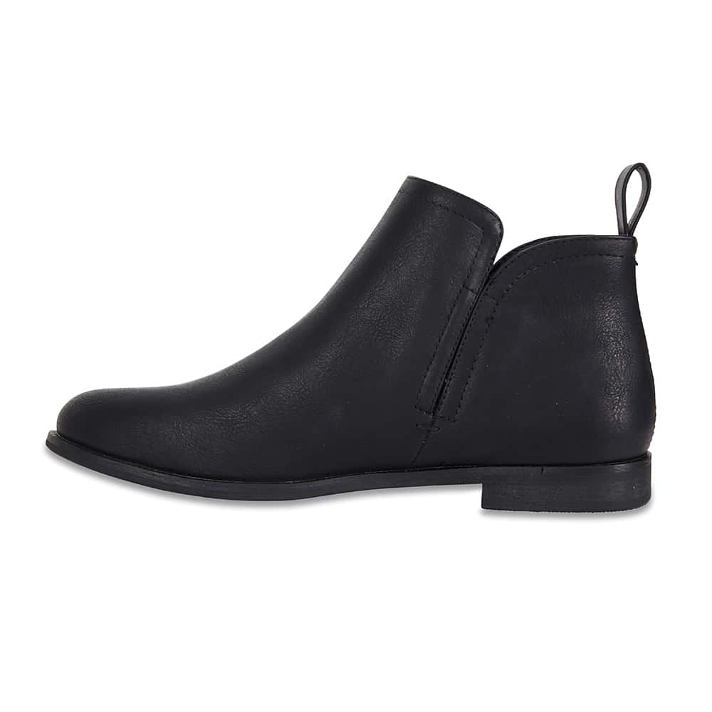 Earth Boot in Black Smooth