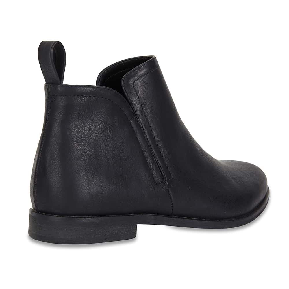 Earth Boot in Black Smooth