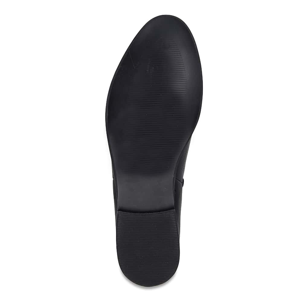 Earth Boot in Black Smooth