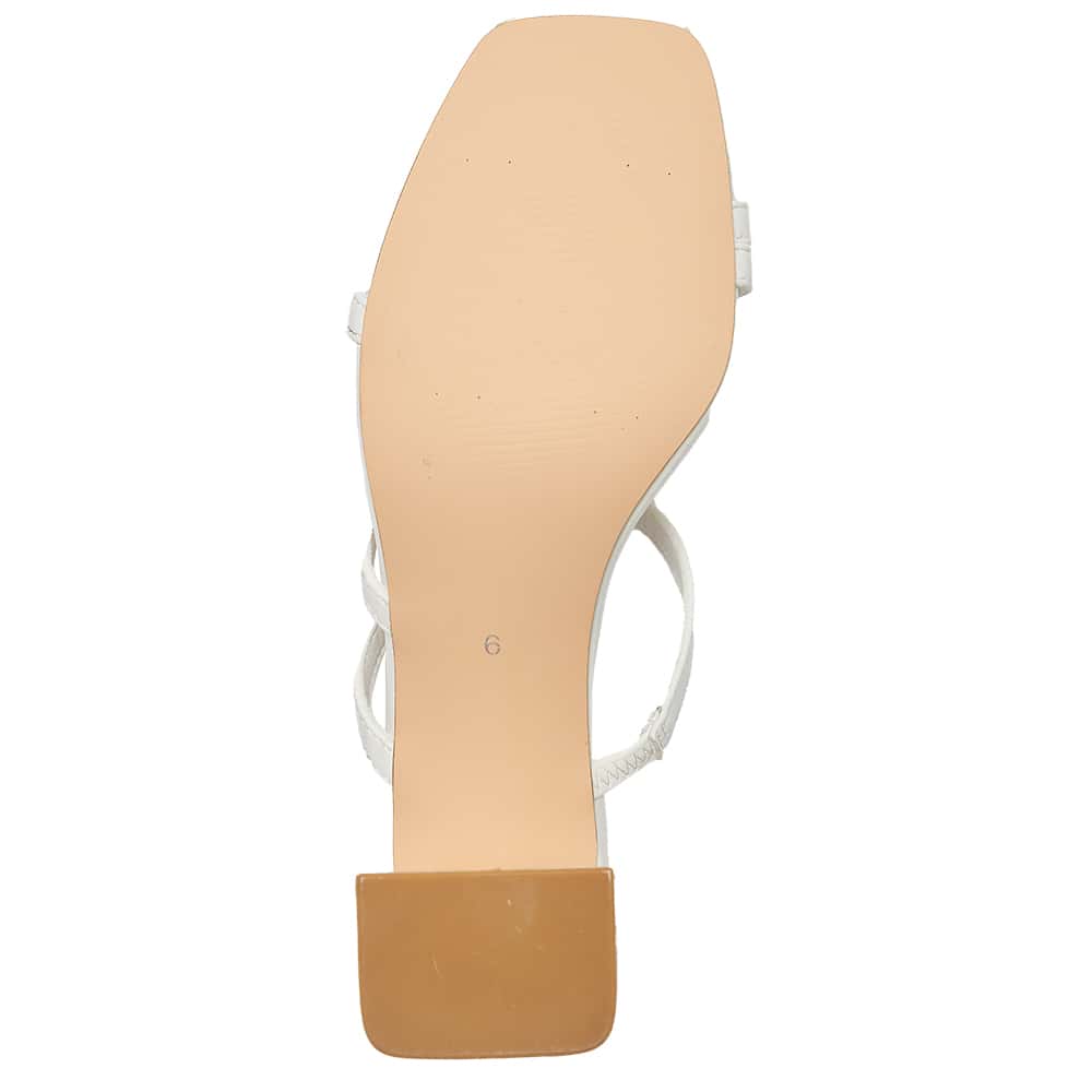 Geisha Heel in White Smooth