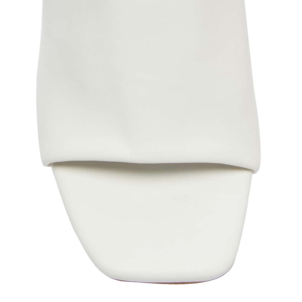 Geri Heel in White Smooth