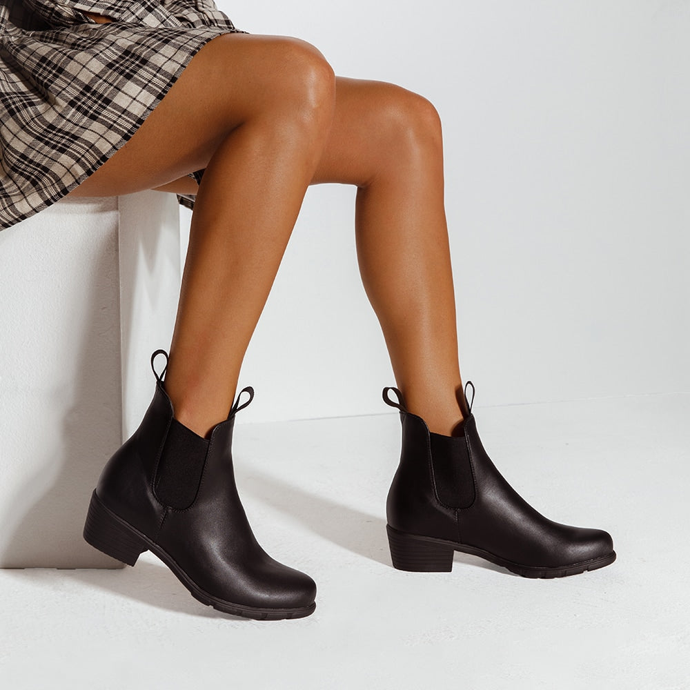 Hamlet Boot in Black Smooth