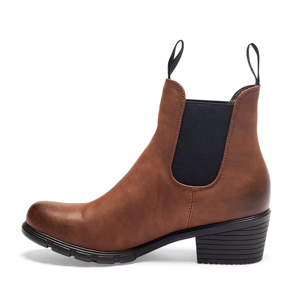 Hamlet Boot in Chocolate Nubuck Smooth