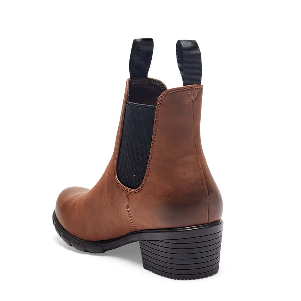 Hamlet Boot in Chocolate Nubuck Smooth
