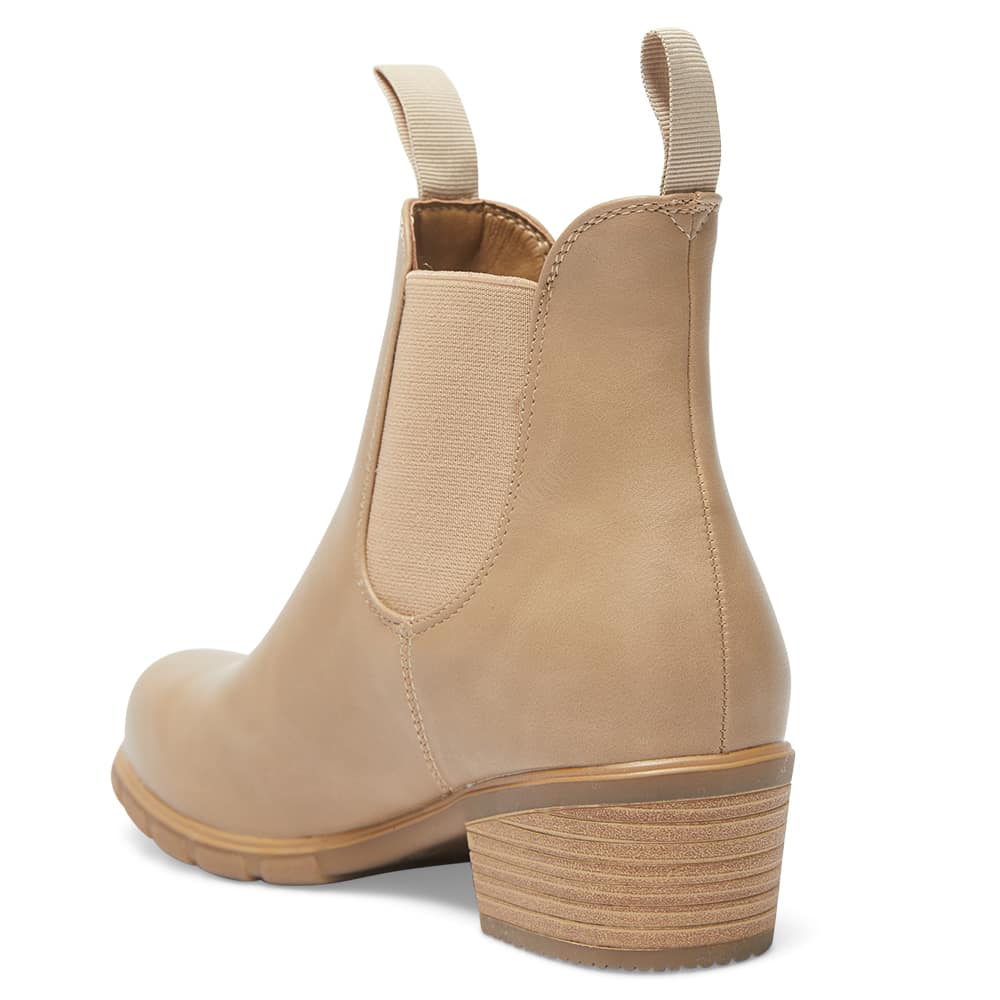 Hamlet Boot in Taupe Smooth