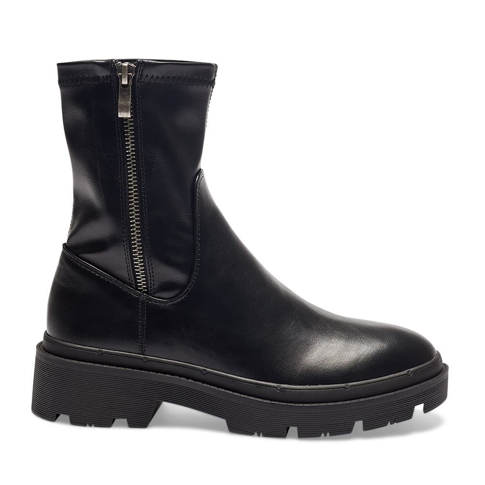 Hank Boot in Black Smooth