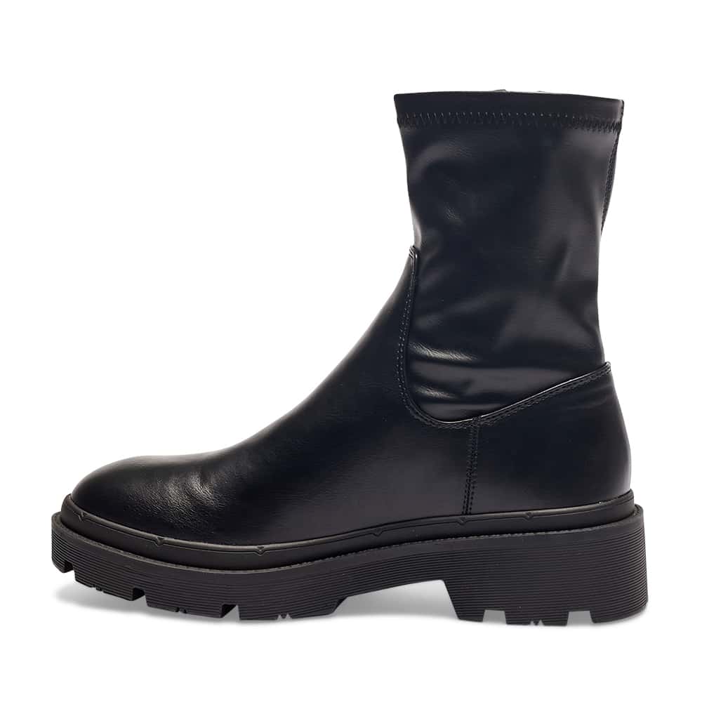 Hank Boot in Black Smooth