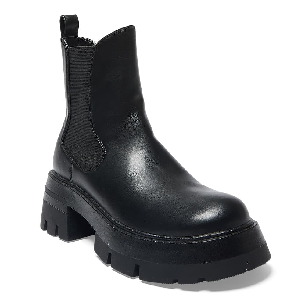 Hayes Boot in Black Smooth
