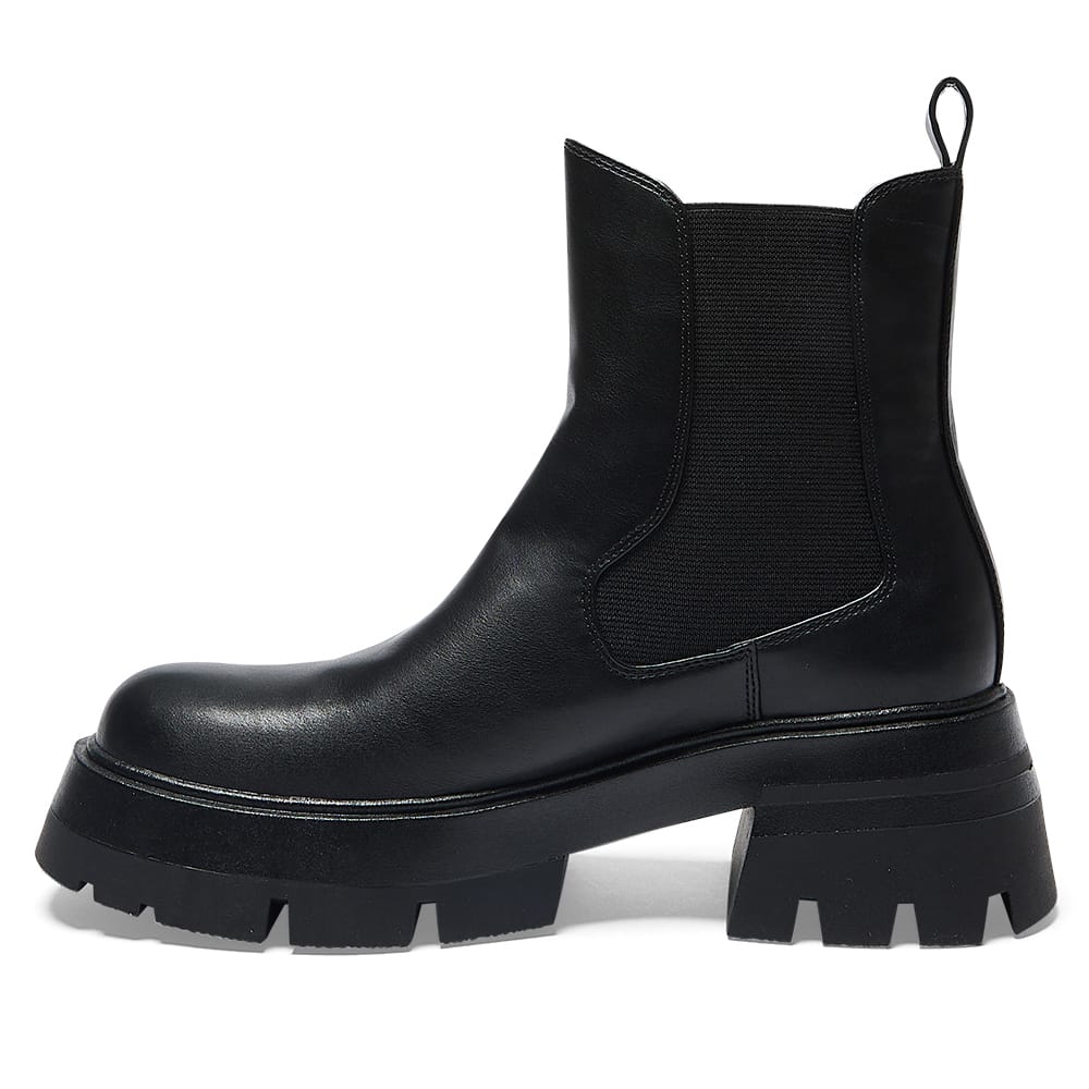 Hayes Boot in Black Smooth