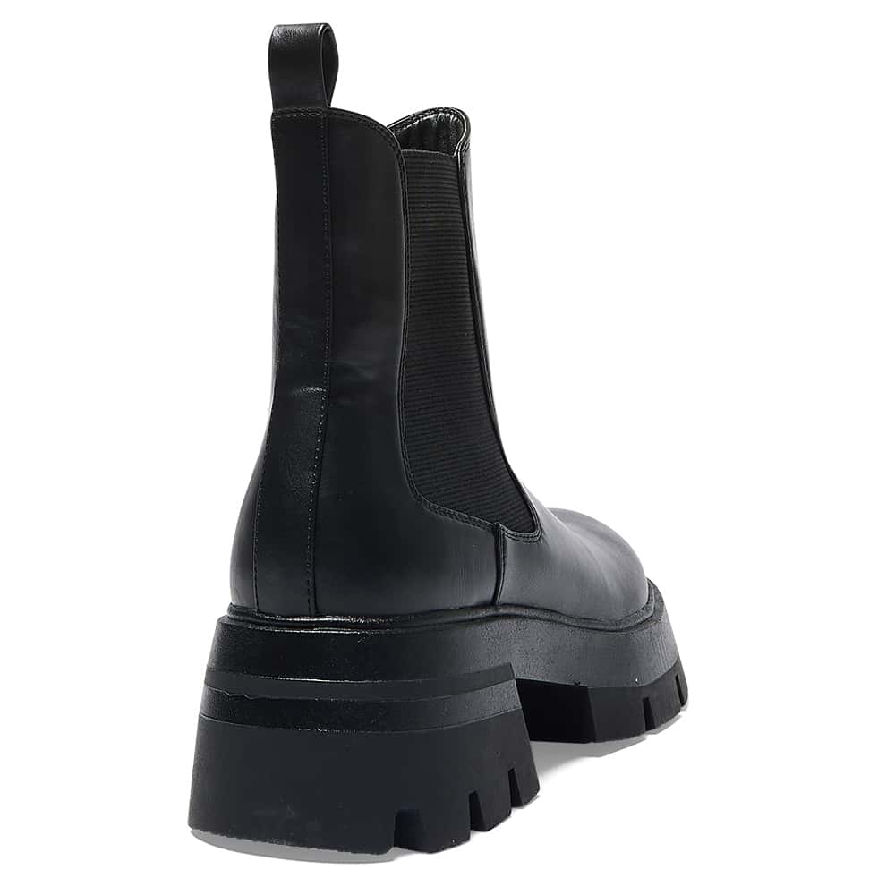 Hayes Boot in Black Smooth