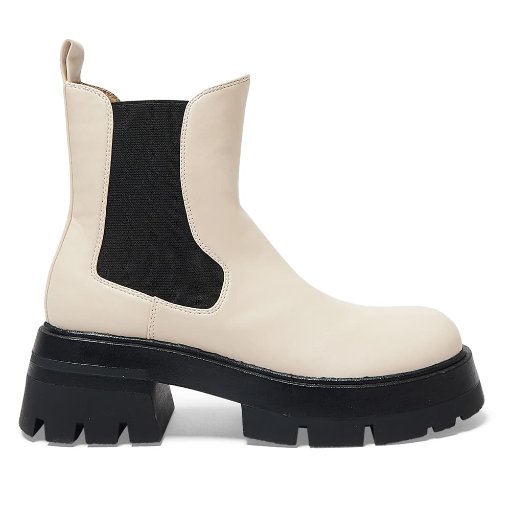 Hayes Boot in Bone Smooth