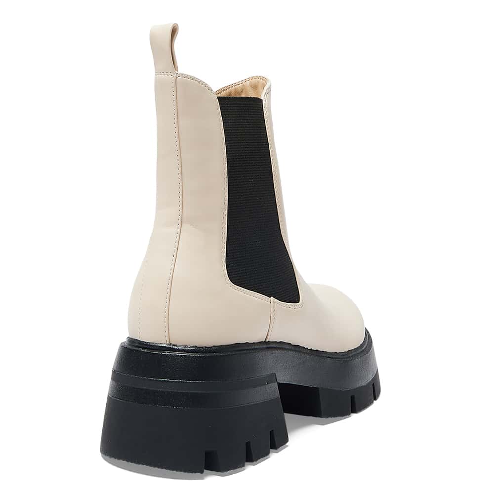 Hayes Boot in Bone Smooth