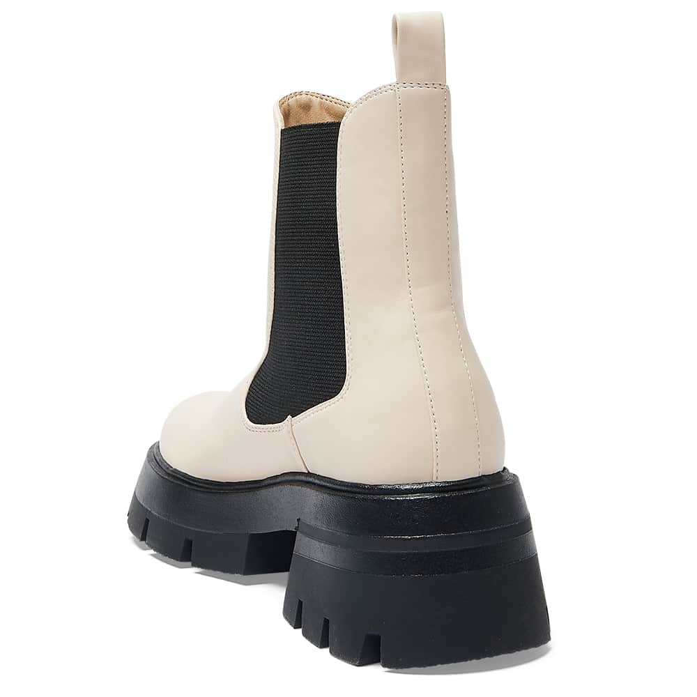Hayes Boot in Bone Smooth