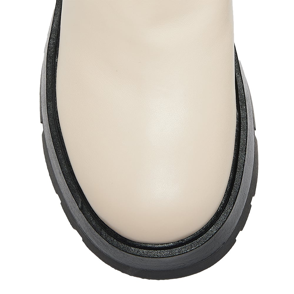 Hayes Boot in Bone Smooth