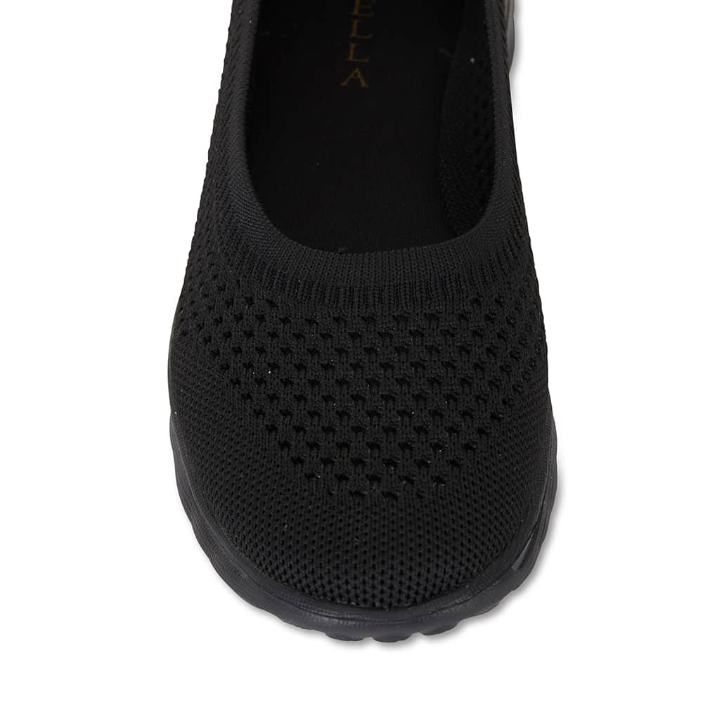 Hitch Sneaker in Black On Black Fabric