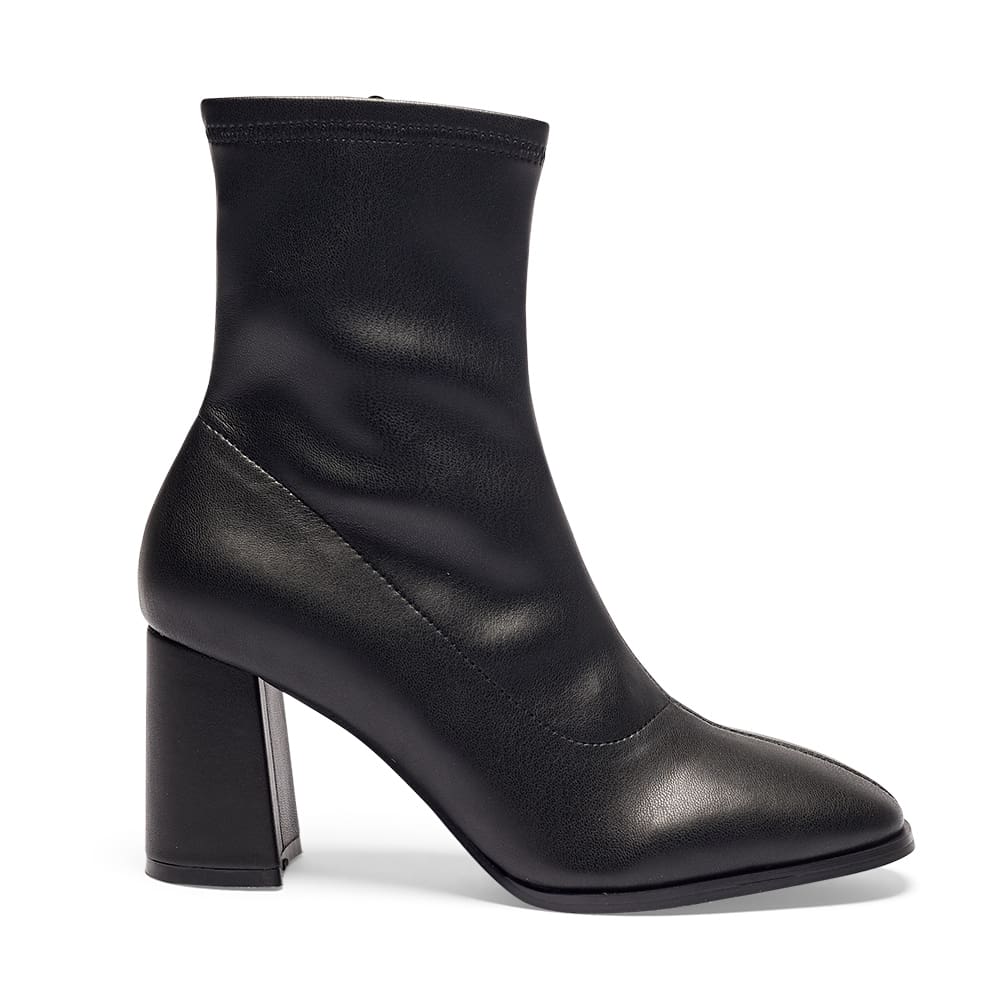Impulse Boot in Black Smooth