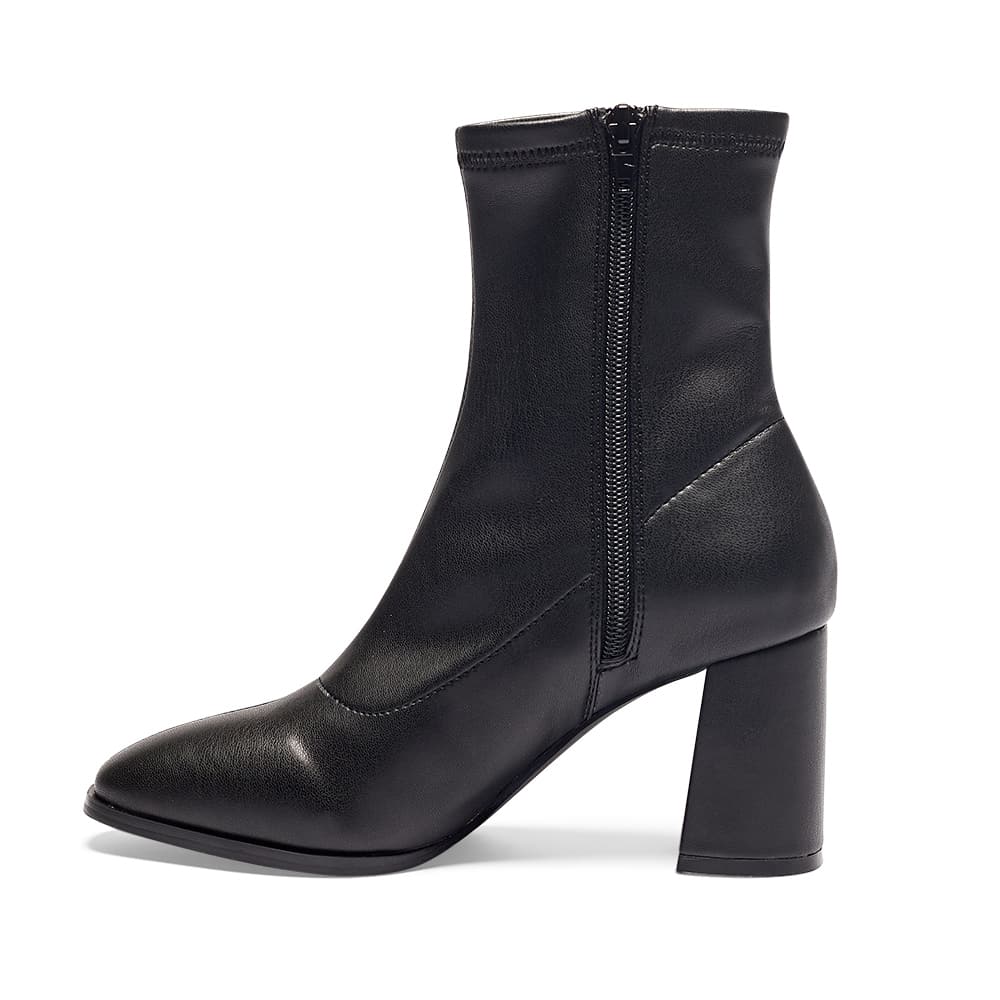 Impulse Boot in Black Smooth Ravella Shoe HQ