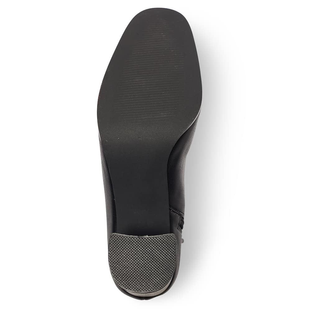 Impulse Boot in Black Smooth