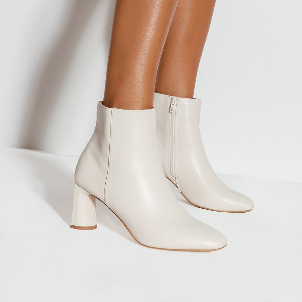 Index Boot in Nude Smooth