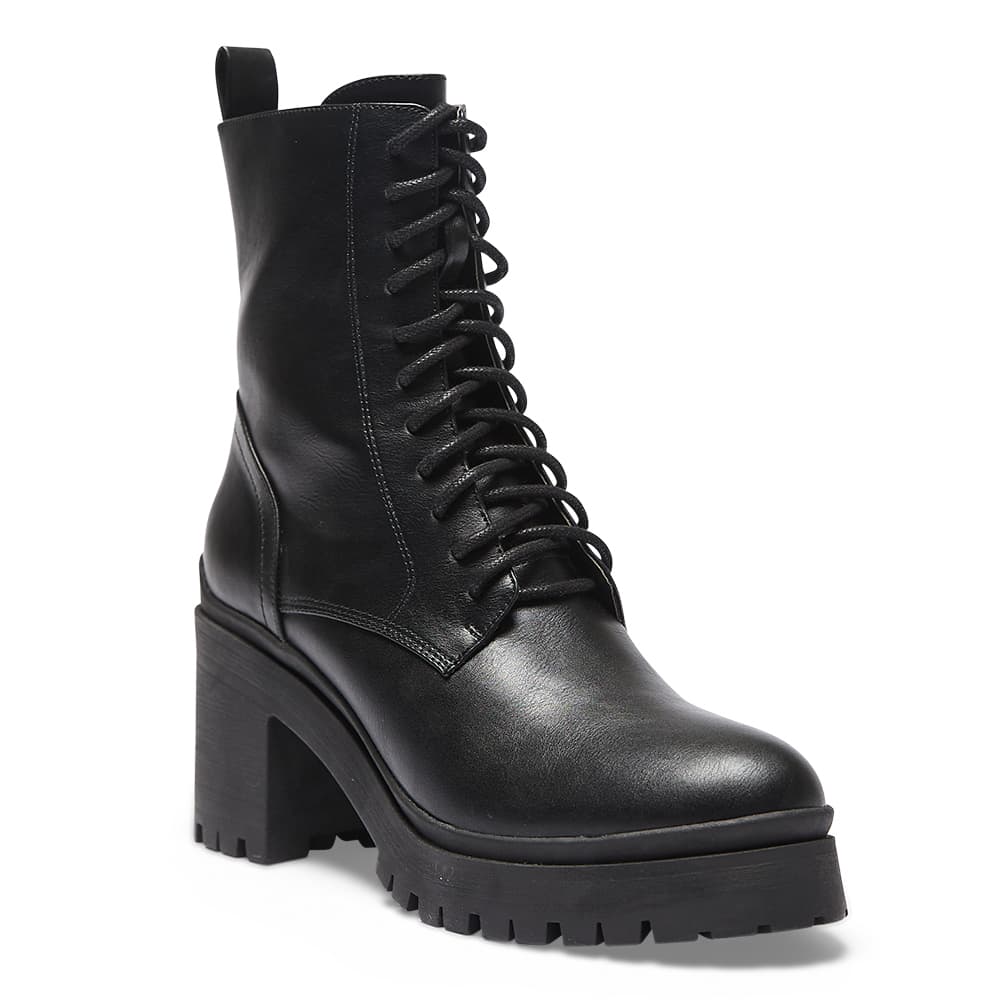 Jamison Boot in Black Smooth