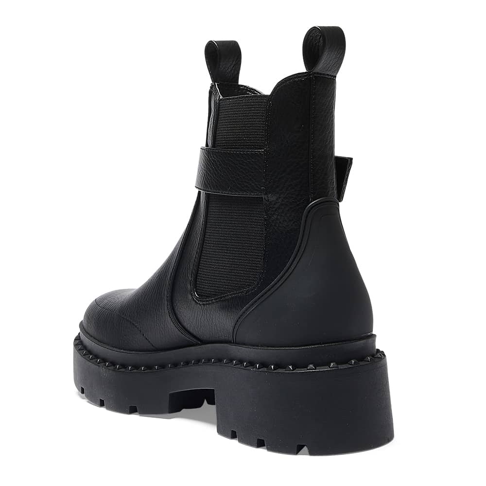 Kobe Boot in Black Smooth