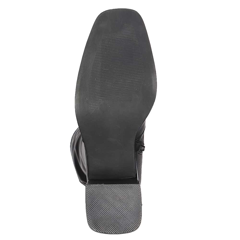 Macbeth Boot in Black Smooth