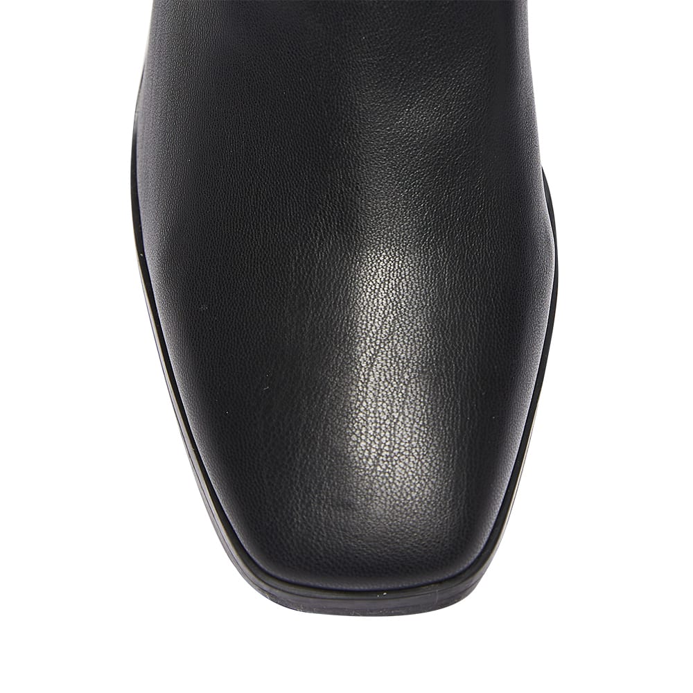 Macbeth Boot in Black Smooth