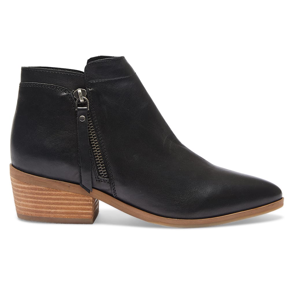 Nolan Boot in Black Leather