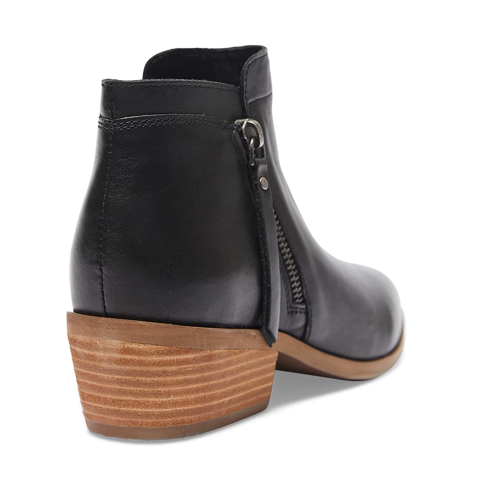 Nolan Boot in Black Leather