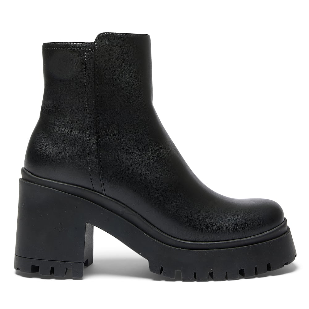 Parker Boot in Black Smooth