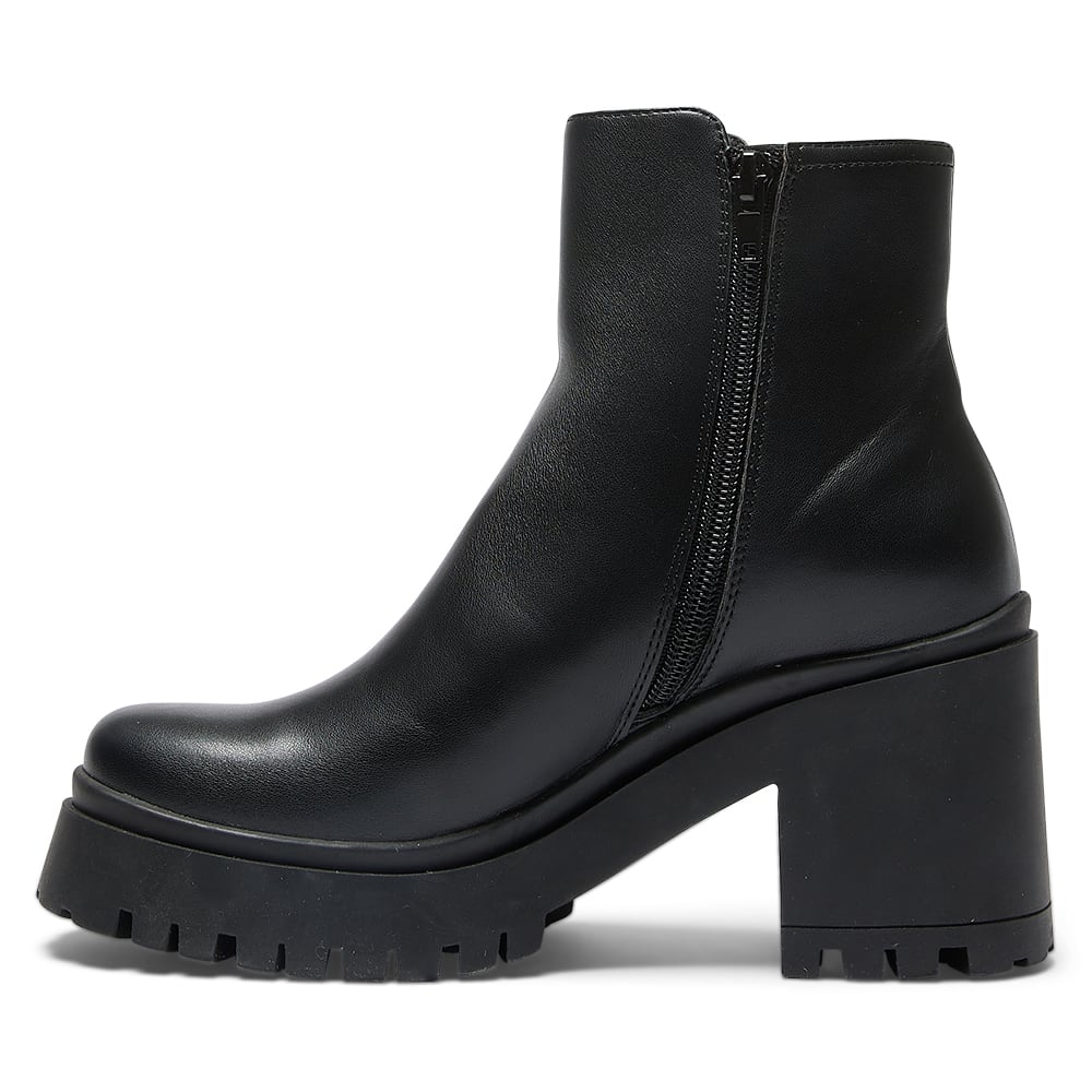 Parker Boot in Black Smooth
