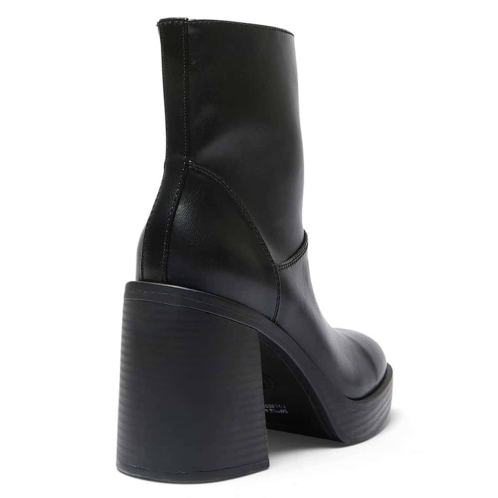 Peyton Boot in Black Smooth