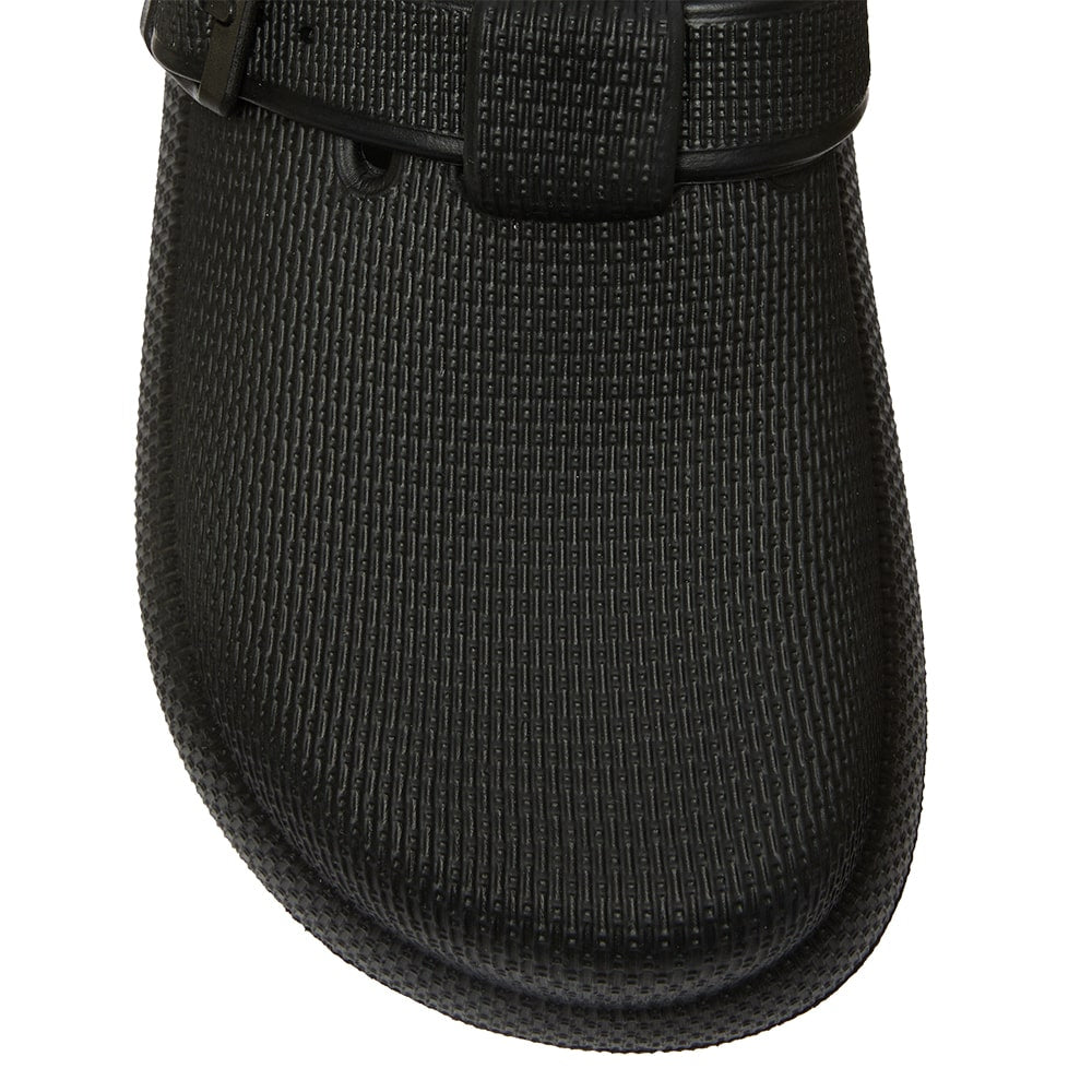 Sahara Flat in Black On Black