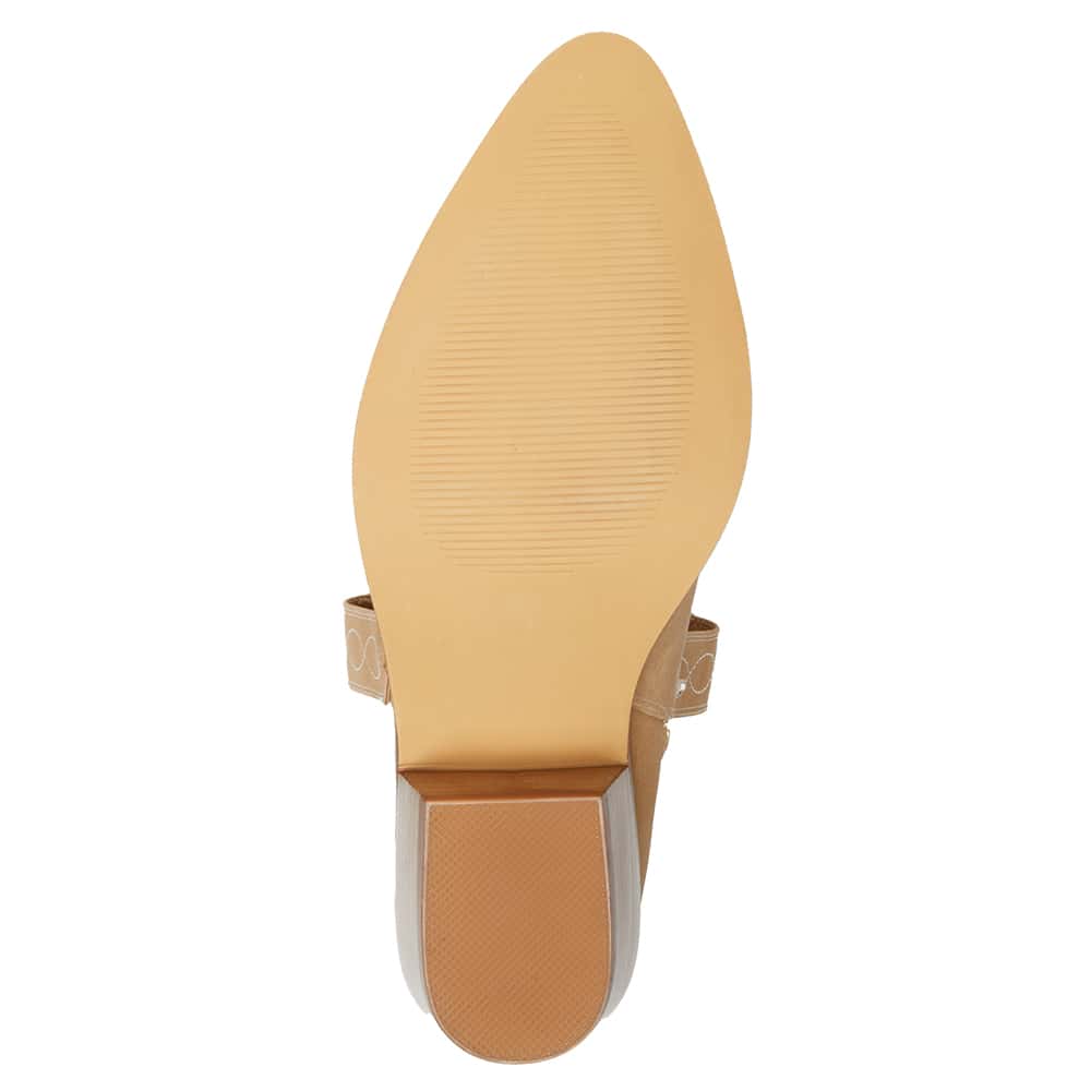 Saloon Boot in Camel Micro