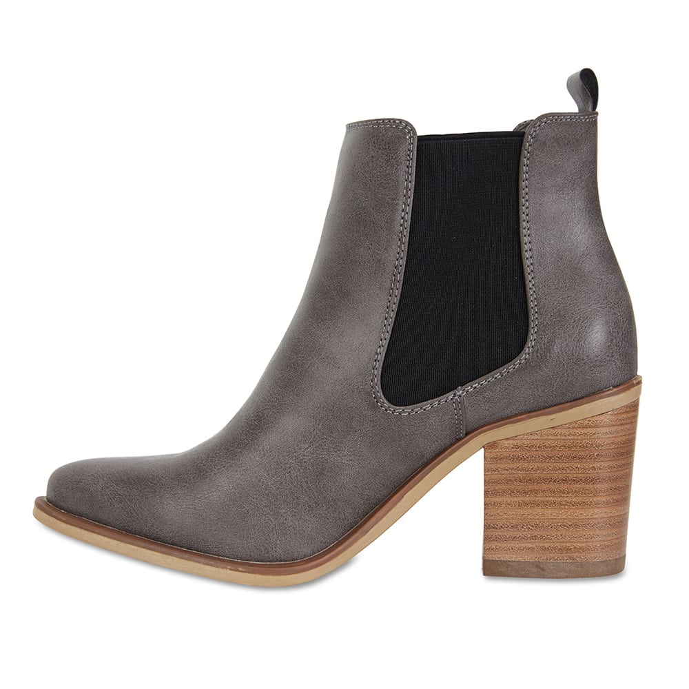 Salute Boot in Taupe Smooth