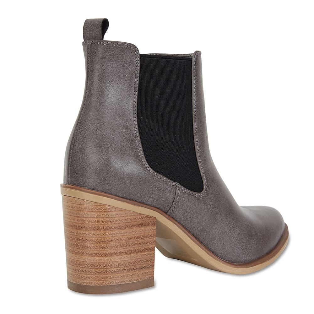 Salute Boot in Taupe Smooth