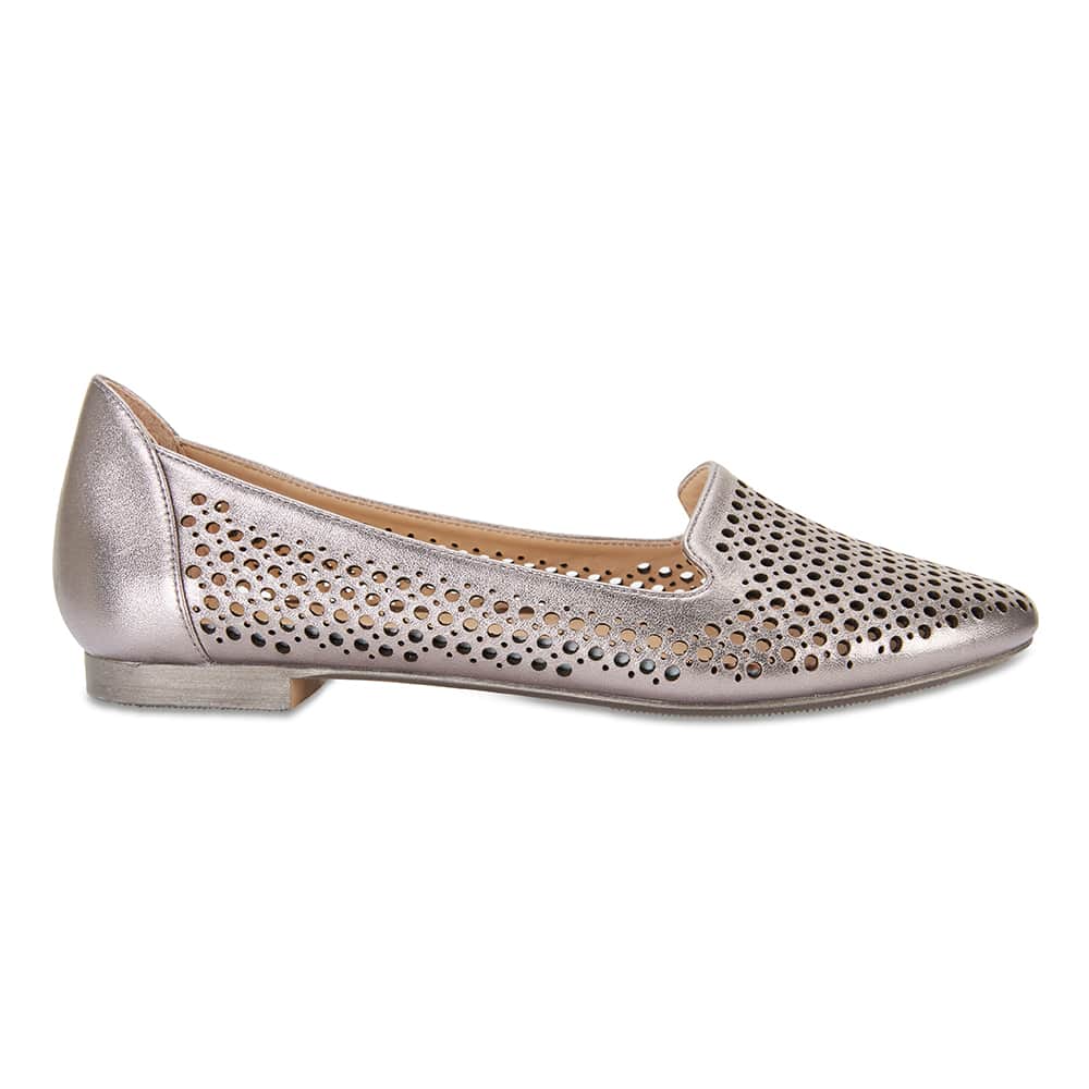 Sloane Flat in Gunmetal Leather