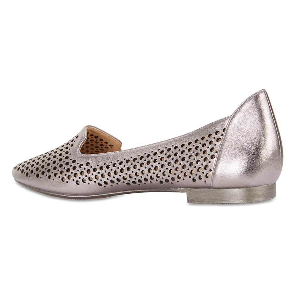 Sloane Flat in Gunmetal Leather